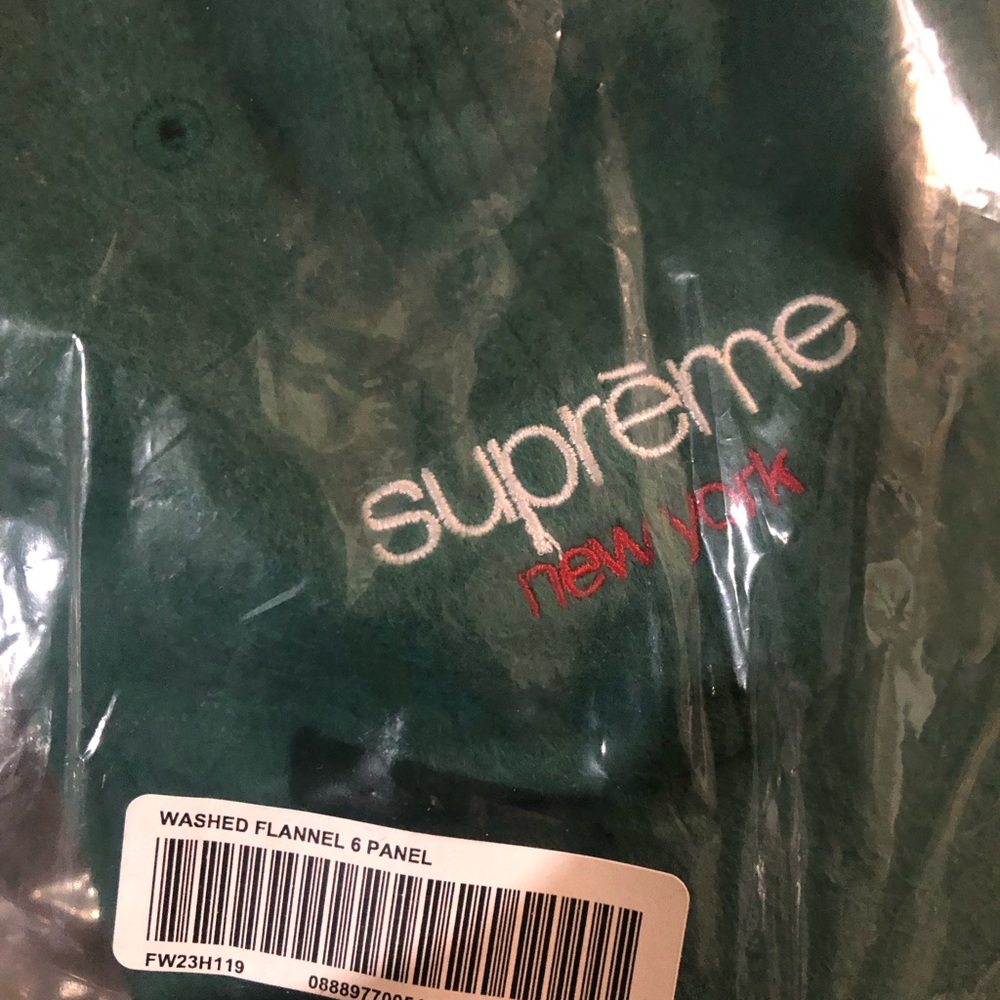 Supreme hat - Picture 2 of 2